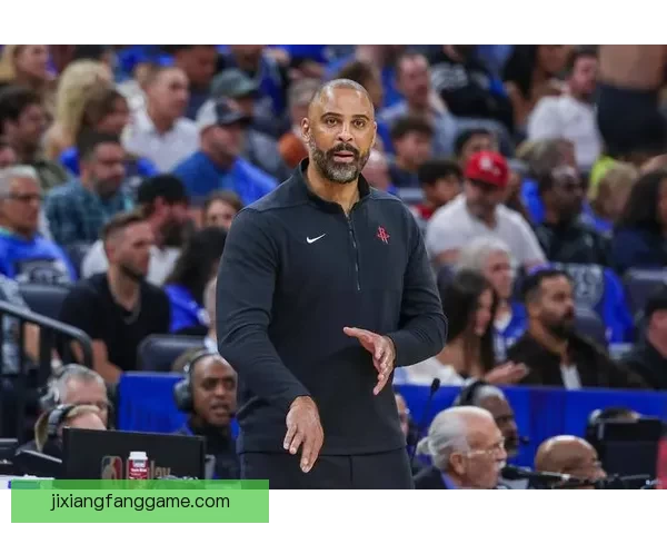 乌度卡称赞申京更果断冲击力强能有效减轻杜兰特负担